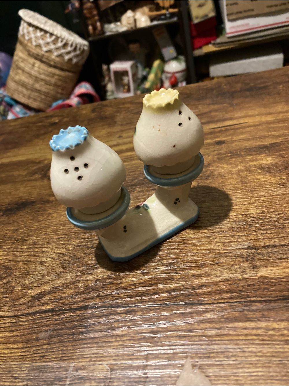 Vintage salt & pepper shakers by Foreign - Picture 2 of 9